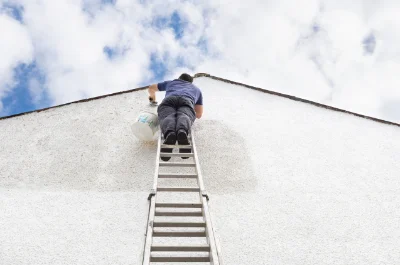 Peinture extérieure à Neuvy-sur-Barangeon — façades et ravalement
